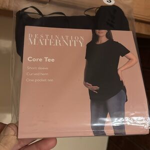 NWT Destination Maternity Black SS Core Pocket Tee Curved Hem Ribbed